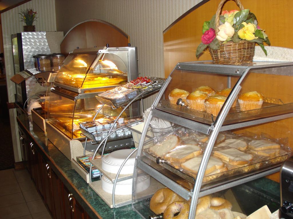 Quality Inn & Suites Columbia I-70 Zewnętrze zdjęcie
