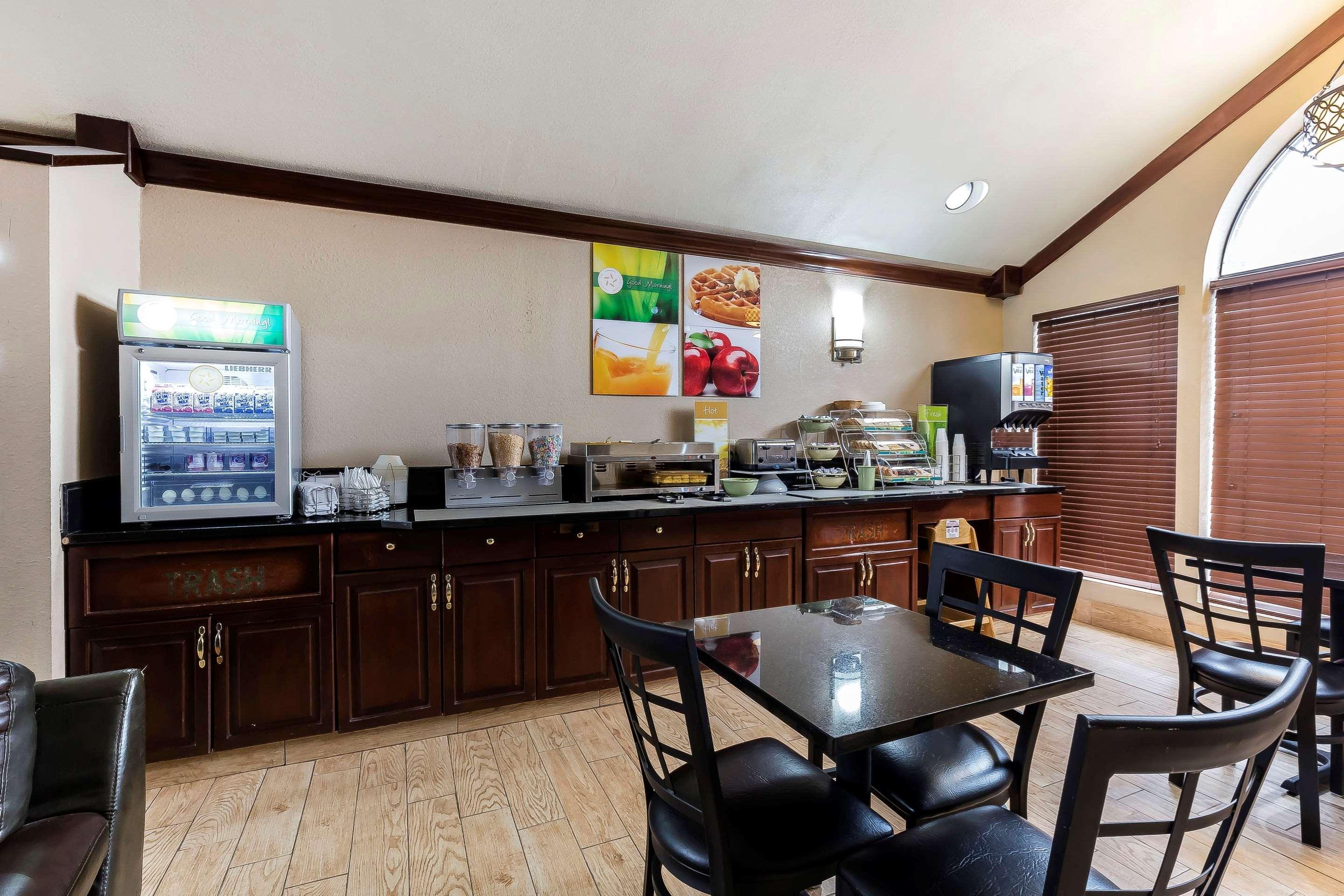 Quality Inn & Suites Columbia I-70 Zewnętrze zdjęcie