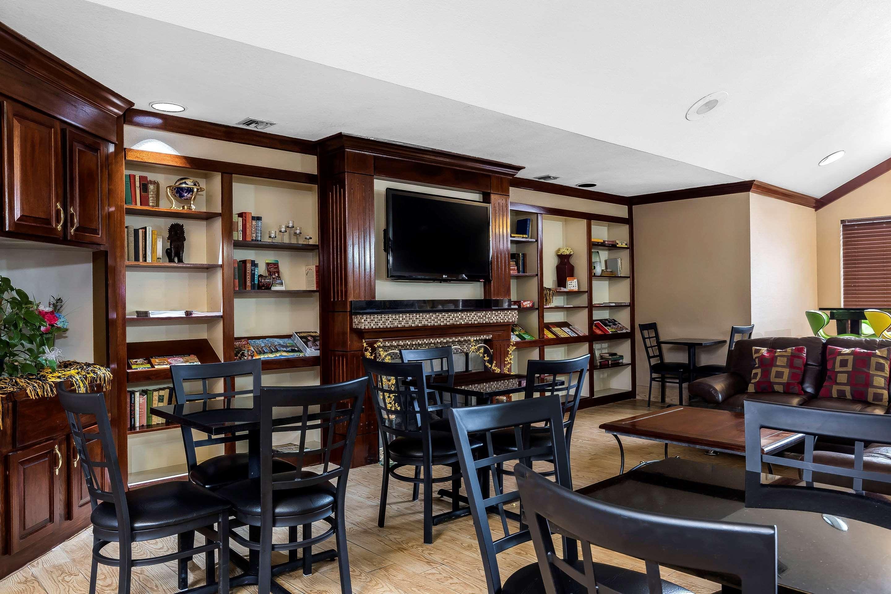 Quality Inn & Suites Columbia I-70 Zewnętrze zdjęcie