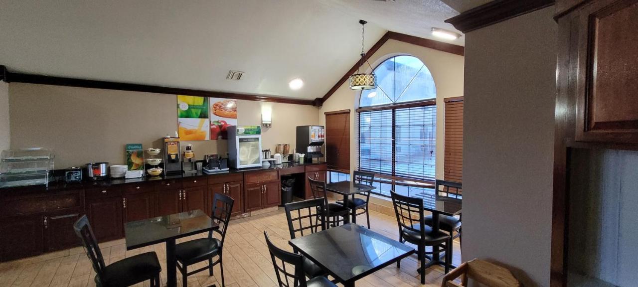 Quality Inn & Suites Columbia I-70 Zewnętrze zdjęcie