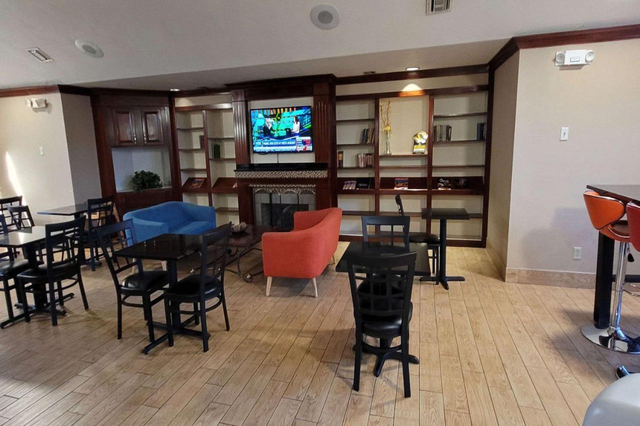 Quality Inn & Suites Columbia I-70 Zewnętrze zdjęcie